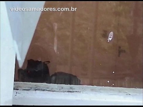 ❤️ Home cachondo mirando á súa moza con outro mozo, gravando un vídeo de carallo sen molestar á parella ❤️❌ Porno casero en % gl.sexindrag.ru %
